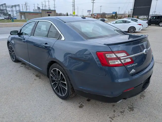 2018 Ford Taurus Limited | Blind Spot Monitoring | Cooled Seats in Cars & Trucks in Winnipeg - Image 6