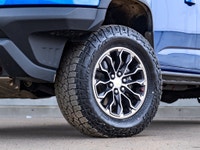 CARGET AUTOMOTIVE is thrilled to offer this 2018 Chevrolet Colorado 4WD ZR2, a rugged off-road midsi... (image 2)