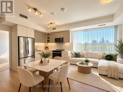 Luxurious 2 Years & 3 Bedroom + 2 Washrooms & Corner Unit At Plaza Midtown By Plaza Group. The South...