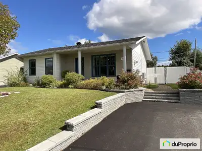 Bungalow bien entretenu au fil des années, quartier paisible près des services (garderie, école prim...