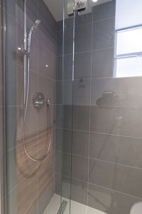 Renovated Akelius studio apartment for rent. Located near blvd Saint-Laurent in the Plateau Mont-Roy... (image 5)