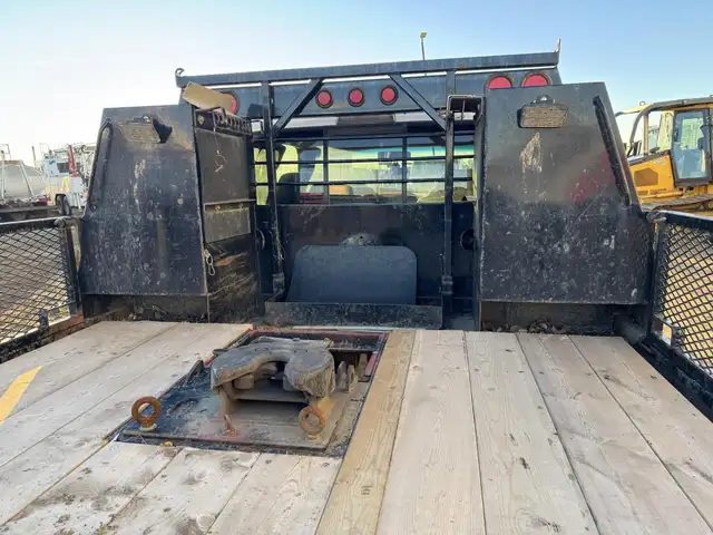 2001 DODGE RAM 3500 in Heavy Trucks in Saskatoon - Image 30
