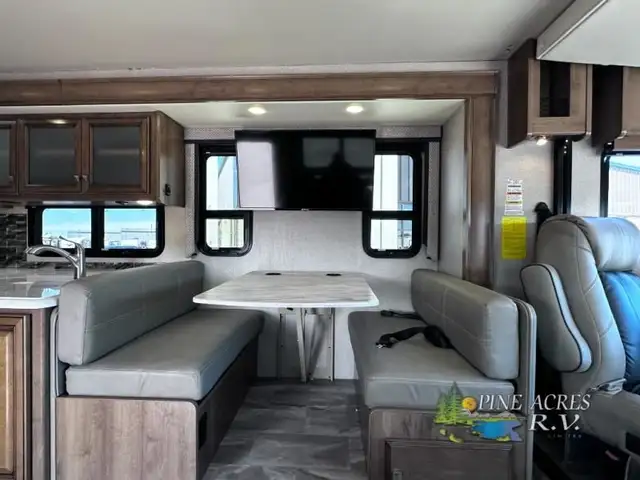 2021 Holiday Rambler Admiral 34J only 13 Milles in RVs & Motorhomes in Moncton - Image 29