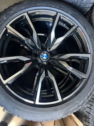 4 bmw X5 rims 275/45/20 PIRELLI scorpion WINTER tires 95 % 90 tread left TPMS sensores off bmw X5 ye...