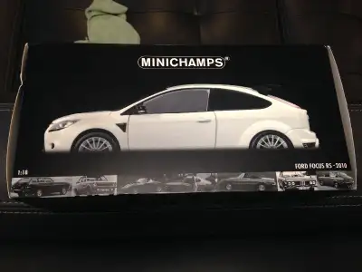 1/18 Diecast minichamps Ford Focus rs500 cosworth white & black, View more
