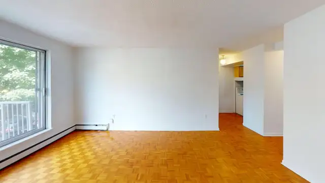 BRIGHT ONE BEDROOM WITH BALCONY STEPS TO DAL, SMU & DOWNTOWN!!!63008313931011122