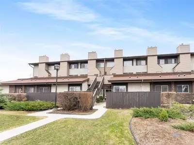 4F//Winnipeg/OPEN HOUSE SAT, MAY 9TH 2:30-4PM. Are you downsizing, but want to feel like you're livi...