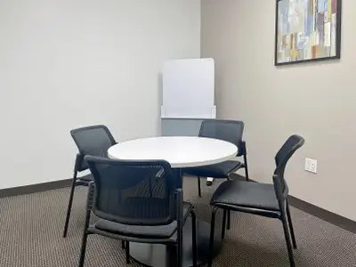 A fully serviced private office with 10 people, ready to use from day one. Work with focus and priva...