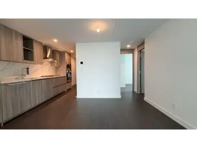 1107 13778 100 AVENUE Surrey, British Columbia