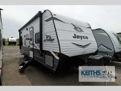 Jayco Jay Flight SLX 8 travel trailer 212QB highlights: Jack-Knife Sofa Booth Dinette Pantry Tub/Sho...