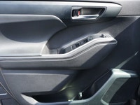 Experience Effortless Driving with this 2021 Toyota Highlander Hybrid XLE This Magnetic Grey Metalli... (image 9)