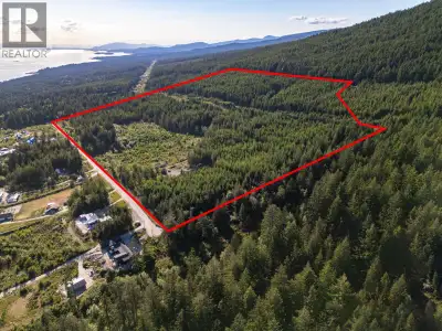 Approximately 98 ACRES. The Perfect Estate Home Location. This Property has it all, Panoramic South...