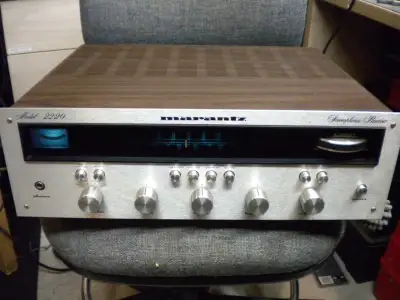 Marantz Model 2220 Stereophonic Receiver 1973 (English follows) Recepteur AM/FM Amplificateur Stereo...