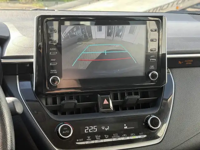 Toyota Corolla LE CVT 2021 à vendre in Cars & Trucks in City of Montréal - Image 8