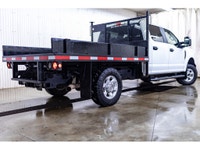 **ACCIDENT FREE - MECHANICALLY CERTIFIED** 62,186 KM This 2021 Ford F-350 4x4 Crew Cab XL Deck is po... (image 5)
