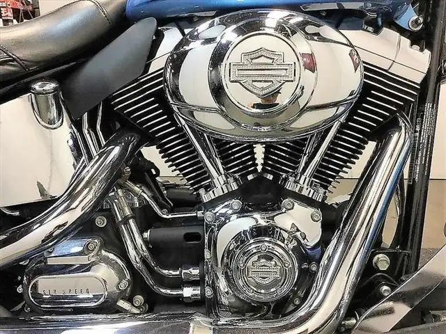 2011 Harley-Davidson FLSTC Heritage Softail Classic in Street, Cruisers & Choppers in City of Toronto - Image 10