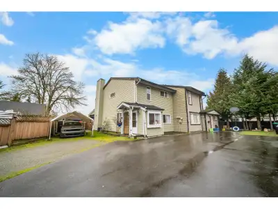 Beautifully maintained 1/2 duplex on a quiet cul-de-sac in one of Langley's most desirable neighborh...