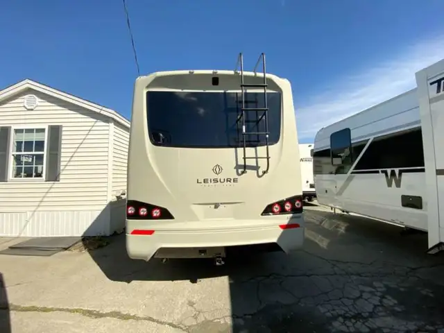 2026 Leisure Travel Unity U24CB in RVs & Motorhomes in Bedford - Image 9