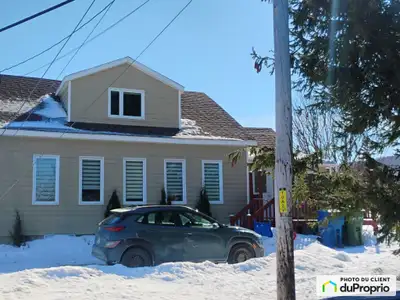 Belle propriété située près de la mer, avec un grand terrain. À seulement 5 minutes de marche de la...