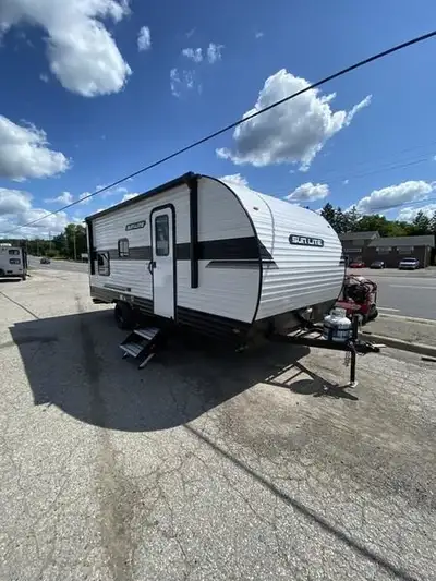 BRAND NEW 2026 Sunlite 21DB BUNKHOUSE FINANCING & EXTENDED WARRANTY AVAILABLE LIGHT WEIGHT ONLY 2685...