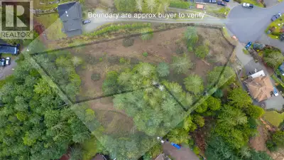 VERY RARE!! .815 acre fully serviced rural setting building lot .Located just moments from the Tans...