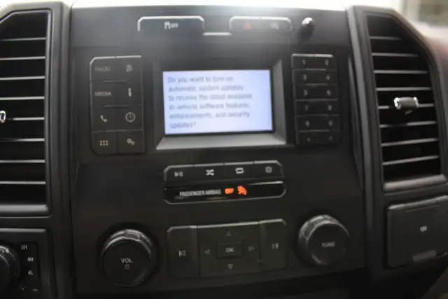 2019 Ford F-150 XL 4WD SuperCab 6.5' Box for sale in Cars & Trucks in Comox / Courtenay / Cumberland - Image 23