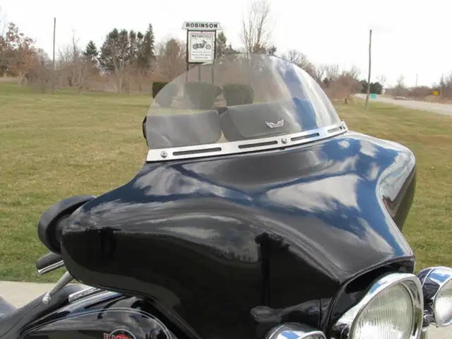 2004 Harley-Davidson FLHT - Electra Glide 61,000 KM New Cam Tens in Sport Touring in Leamington - Image 5