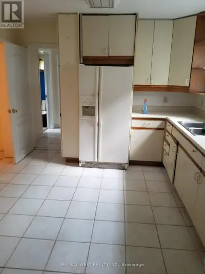 254 THE WEST WAY Toronto (Kingsview Village-The Westway), Ontari