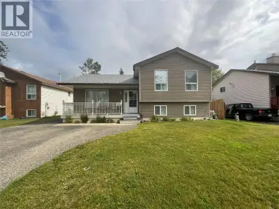 WHAT'S BETTER THAN A GREAT NEIGHBOURHOOD? Convenience! With close proximity to everything (downtown...