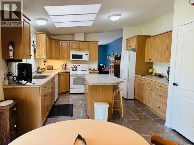 3722 CARSON ROAD Williams Lake, British Columbia in Houses for Sale in Williams Lake - Image 4