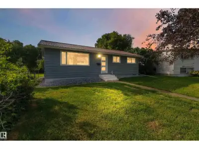 FULLY RENOVATED on a MASSIVE 1/4 ACRE LOT in Wellington! Step inside this breathtaking bungalow and...