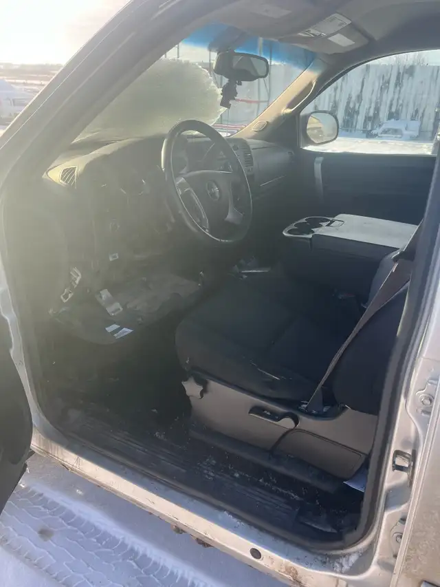 NEW ARRIVAL 2011 GMC SIERRA 1500 4X4 in Auto Body Parts in Edmonton - Image 4