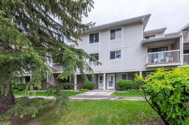 UNISON 2 BEDROOM TOWNHOUSE IN GLENBROOK MEADOWS in Long Term Rentals in Calgary - Image 3