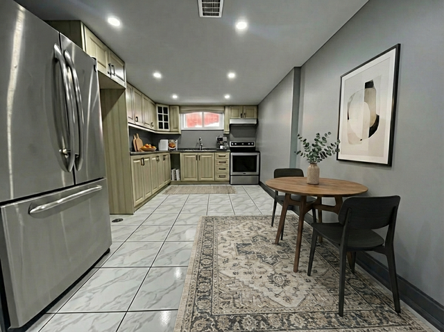 1 BED PLUS DEN ALL- INCLUSIVE SUITE STEPS FROM YORKDALE!