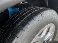 Only 20 Miles! This Jeep Compass has a trusty Intercooled Turbo Regular Unleaded I-4 2.0 L/122 engin... (image 9)