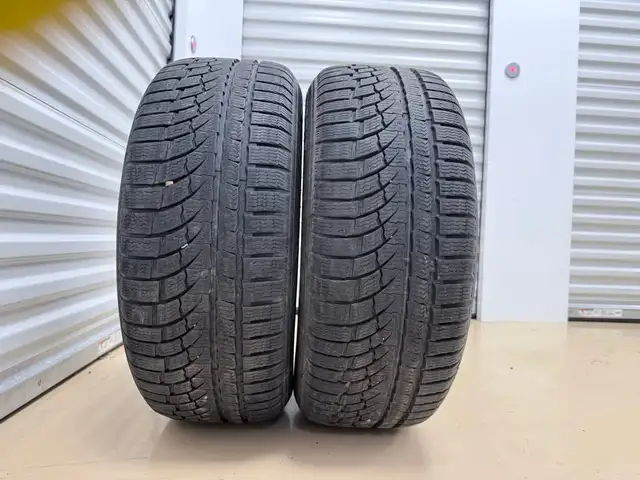 85% tread. 235/55 R17 Winter tires Nokian WRG4 in Motorcycle Parts & Accessories in Mississauga / Peel Region - Image 2