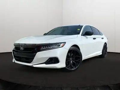 This Honda Accord Sedan has a strong Intercooled Turbo Regular Unleaded I-4 1.5 L/91 engine powering...
