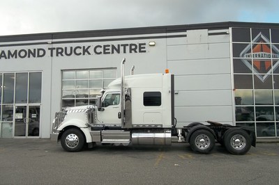 2023 International Lonestar! Only 272,000KM Cummins X15 565 HP and 1850lbs of torque. 18 speed Fulle...