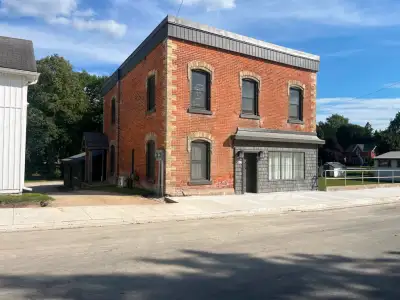 Whether you’re looking for a large family home, income producing property or flexible multi- unit li...