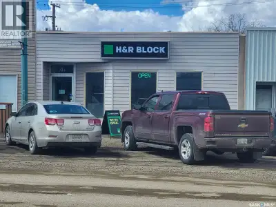 Public Remarks: OPPORTUNITY FOR INVESTMENT PROPERTY IN ASSINIBOIA, SASKATCHEWAN. Ideally located on...