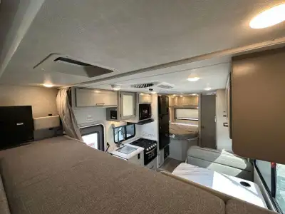 Thor Motor Coach Four Winds ESpec Class C gas motorhome 21Z highlights: Full-Size Bed Closet Dream D...