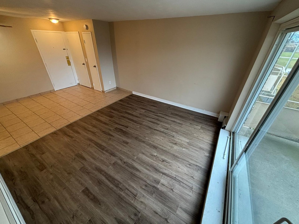Newly Renovated, Modern, All Inclusive 2 Bdrm Apt in Sarnia – Un 3