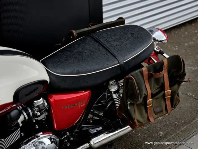 2013 Triumph Bonneville T100 in Street, Cruisers & Choppers in Oshawa / Durham Region - Image 12