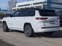 This Jeep Grand Cherokee L has a strong Intercooled Turbo Regular Unleaded I-4 2.0 L/122 engine powe... (image 5)
