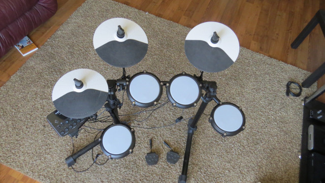 ALESIS DIGITAL DRUMS in Drums & Percussion in City of Halifax - Image 3