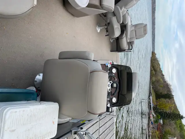 2014 premier pontoon in Powerboats & Motorboats in Regina - Image 2