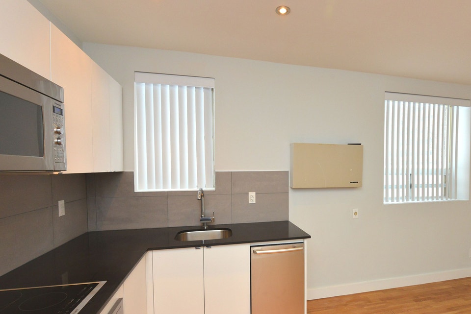 renovated one bedroom, Church and Wellesley - ID 1030 2