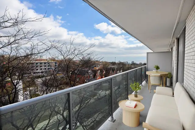 RENOVATED BACHELOR SUITE  AVAILABLE! Lakeview Towers63436972006147124