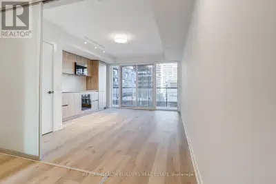 One Bedroom (Over 500 Sq. Ft.) At Line5 Condos. Features Open Concept Living And Dining, Walk Out On...