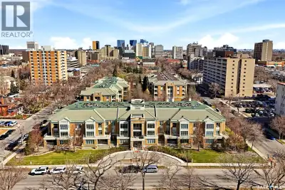 Beautifully appointed 2-bedroom, 2-bathroom condo in the highly sought-after College Park community,...